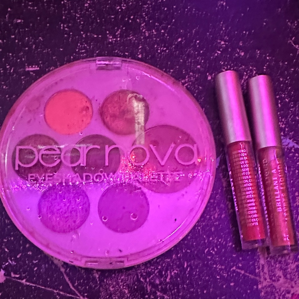 Pear Nova Eyeshadow Palette with Glossy Red Lip Duo
